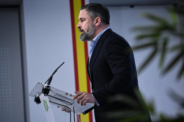 Archivo - El líder de VOX, Santiago Abascal, durante una rueda de prensa.