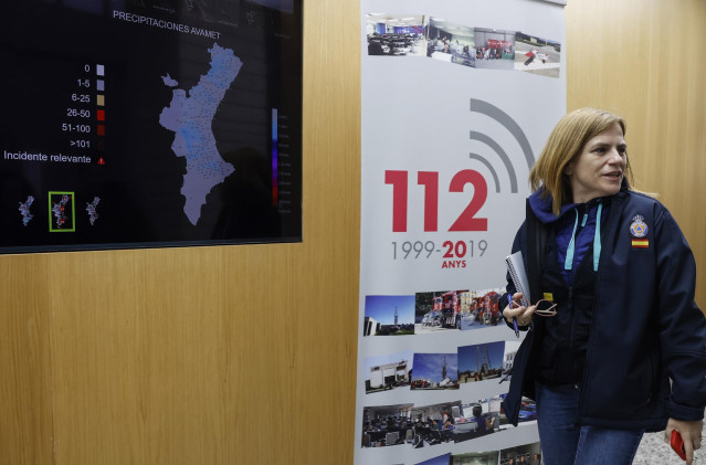 La delegada del gobierno en la Comunidad Valenciana, Pilar Bernabé, en el Centro de Coordinación de Emergencias de la Generalitat,