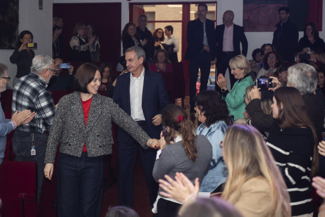 La secretaria general del PSPV-PSOE, Diana Morant, y el expresidente del Gobierno José Luis Rodríguez Zapatero, a su llegada a la entrega de las menciones de honor María Cambrils de UGT