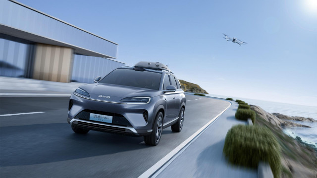 Vehículo BYD con sistema de drones integrado