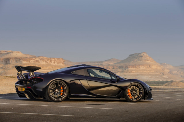 Mclaren lanza su 'superdeportivo' W1 con nueva tecnología en su monocasco e inspirado en la Fórmula 1.