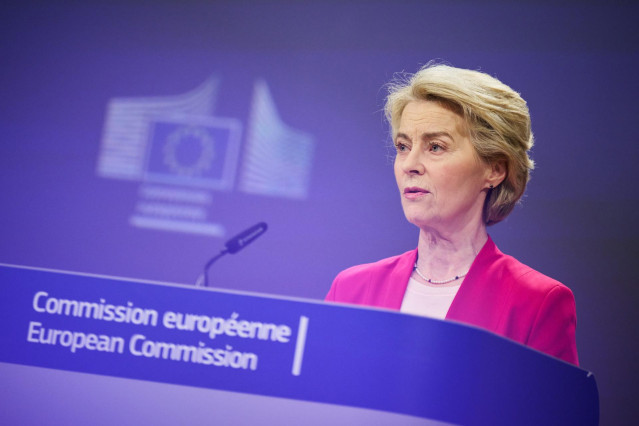 La presidenta de la Comisión Europea, Ursula von der Leyen, en una rueda de prensa en Bruselas.