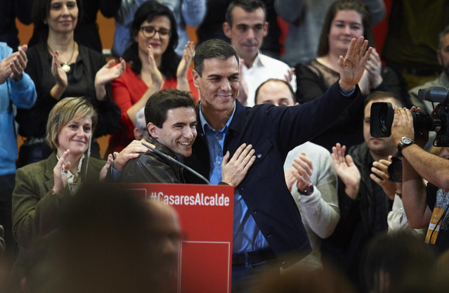 Archivo - Imagen de archivo.- Pedro Sánchez participa en la presentación de la candidatura a la Alcaldía de Santander de Pedro Casares, en 2019