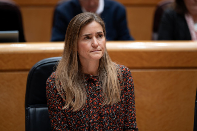 La vicepresidenta tercera del Gobierno y ministra para la Transición Ecológica y el Reto Demográfico, Sara Aagesen, durante una sesión de control en el Senado, a 11 de marzo de 2025, en Madrid (España). El Partido Popular defiende en el pleno del Senado u