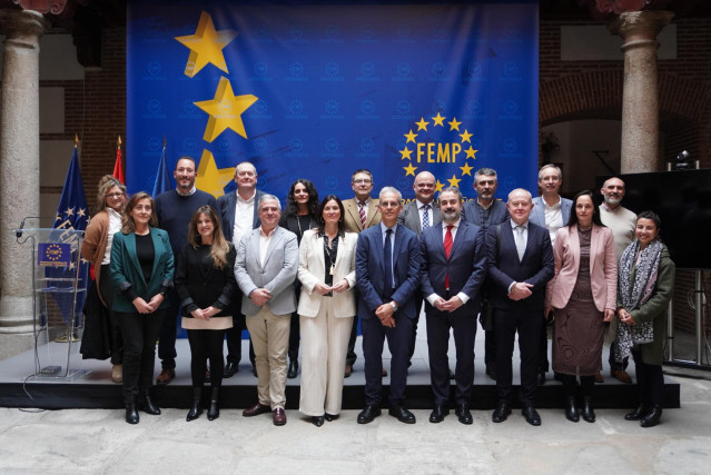 Foto de los participantes a la jornada  'Actuación de los entes instrumentales públicos frente a la situación de emergencia habitacional', organizadfa poor la FEMP en su sede, el 11 de marzo de 2025, en Madrid.