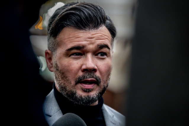 Archivo - El portavoz de ERC en el Congreso, Gabriel Rufián, durante una sesión plenaria, en el Congreso de los Diputados.