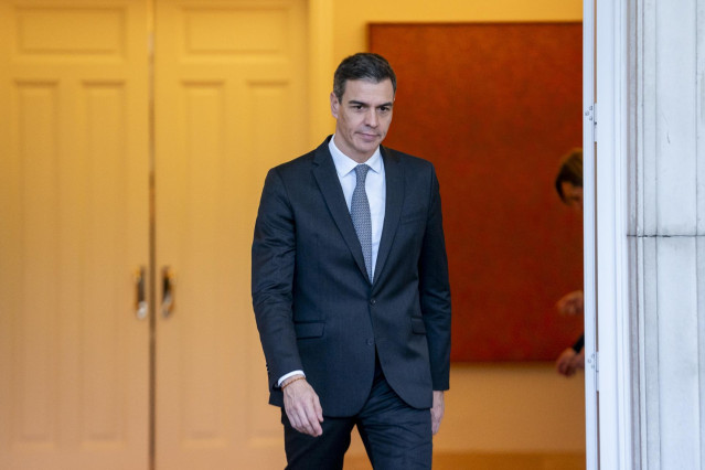 Archivo - El presidente del Gobierno, Pedro Sánchez, durante una reunión, en el Complejo de la Moncloa, a 27 de enero de 2025, en Madrid (España).