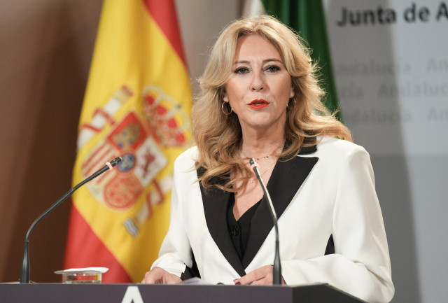 La consejera de Economía, Hacienda y Fondos Europeos y portavoz del Gobierno, Carolina España, durante la rueda de prensa. A 12 de marzo de 2025, en Sevilla (Andalucía, España). El Consejo de Gobierno de la Junta de Andalucía se reúne en el Palacio de San