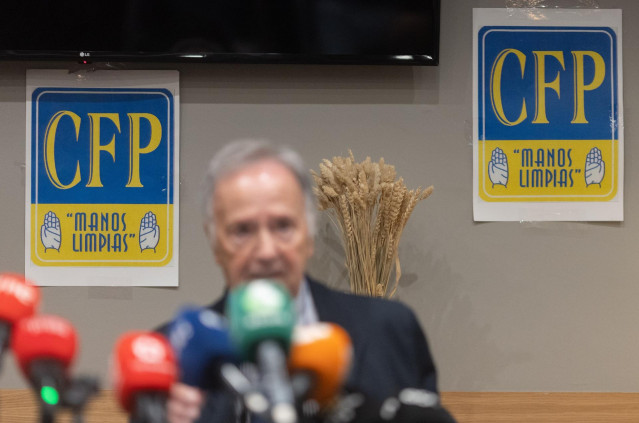 Archivo - El abogado y secretario general de Manos Limpias, Miguel Bernad, en una rueda de prensa.