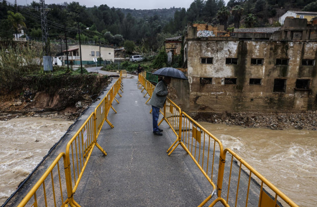 Rio a su paso por la población de Buñol