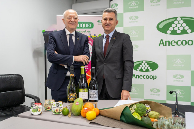El presidente y el director general de Anecoop, Alejandro Mónzón y Joan Mir, en la presentación de los resultados de la empresa