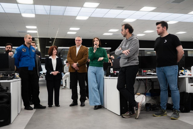 Visita de la ministra de Ciencia, Innovación y Universidades, Diana Morant, a la sede de PLD Space en Elche (Alicante).