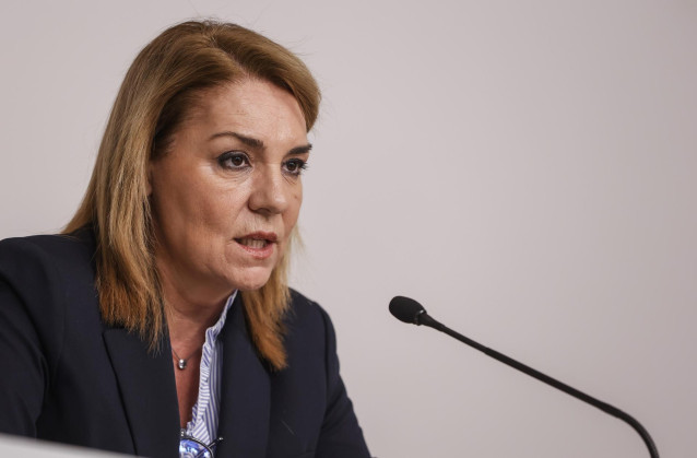 Archivo - La vicepresidenta del Consell y consellera de Servicios Sociales, Igualdad y Vivienda, Susana Camarero, durante una rueda de prensa. Imagen de archivo