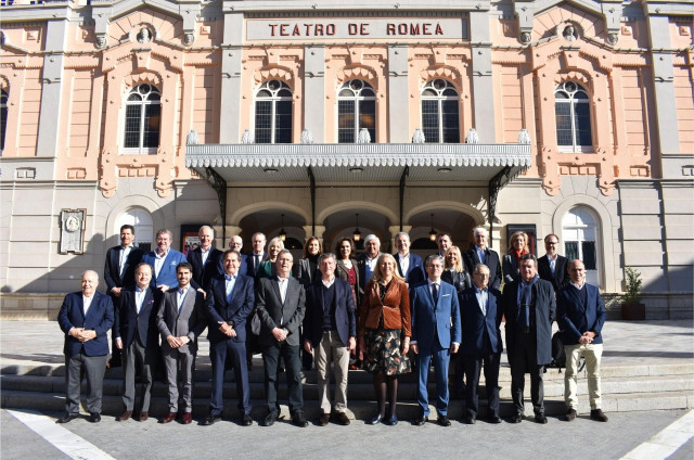 Los presidentes de estas entidades se han dado cita en Murcia en una jornada de trabajo organizada por AMEFMUR en colaboración con el IEF