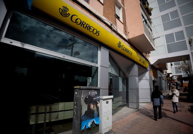 Una oficina de Correos, a 14 de marzo de 2025, en Madrid (España). CGT Correos ha convocado para el día de hoy una huelga en toda España, para frenar la modificación del III convenio colectivo. El pasado 26 de febrero y durante la primera quincena del mes