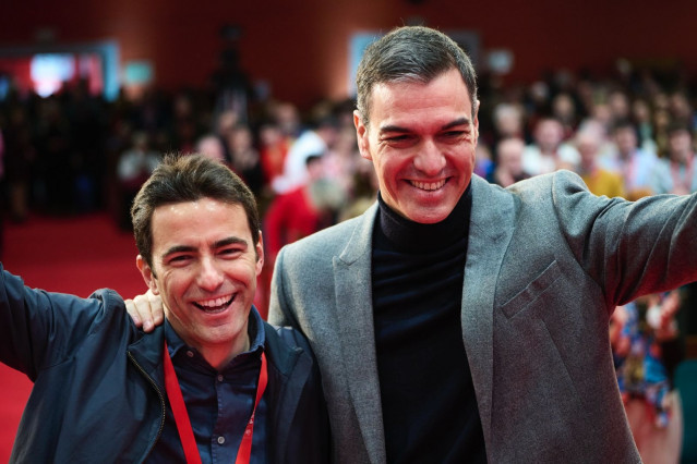 Pedro Casares y Pedro Sánchez, en el XV Congreso Regional del PSOE de Cantabria
