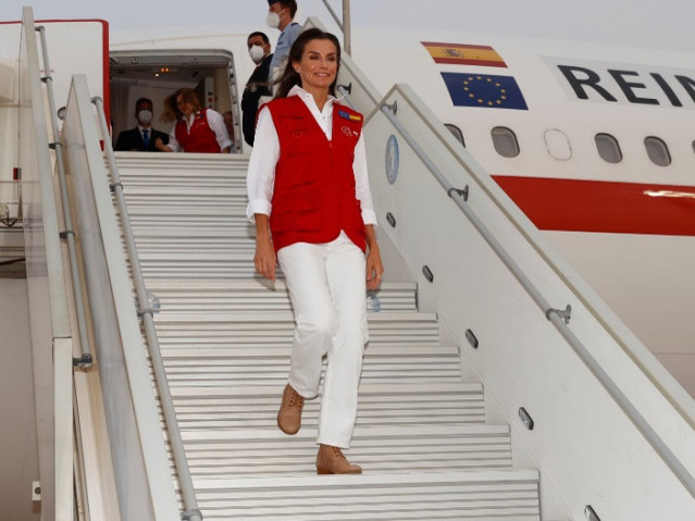 Archivo - La Reina Letizia, descendiendo del avión en uno de sus viajes de cooperación
