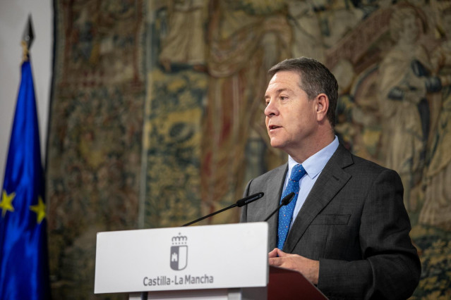 Archivo - El presidente de Castilla-La Mancha, Emiliano García-Page, durante la presentación de la Hoja de Ruta del Hidrógeno.
