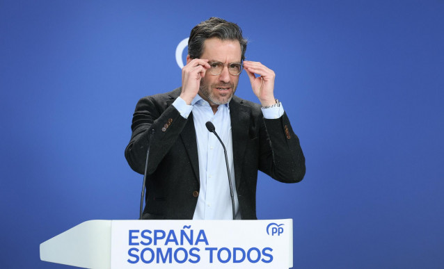 Archivo - El portavoz del PP, Borja Sémper, durante una rueda de prensa.
