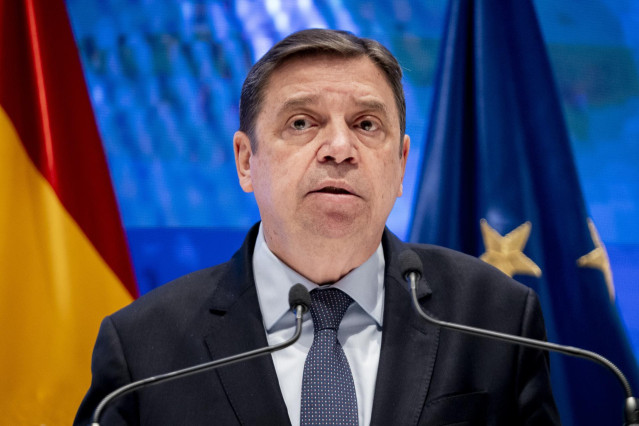 Archivo - El ministro de Agricultura, Pesca y Alimentación, Luis Planas