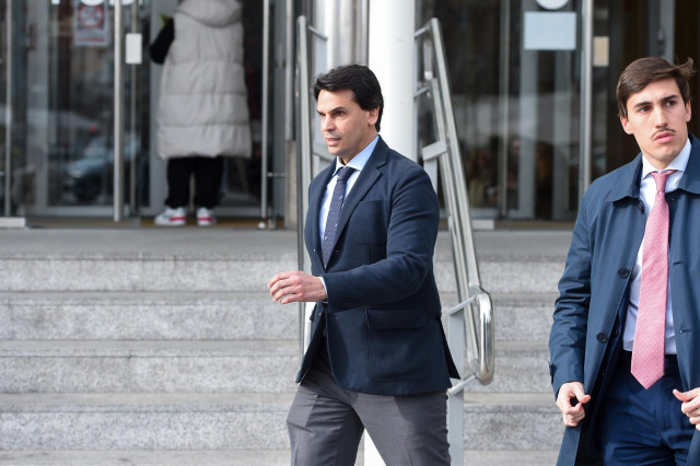 La pareja de la presidenta de la Comunidad de Madrid, Alberto González Amador, sale de declarar a los juzgados de Plaza de Castilla.