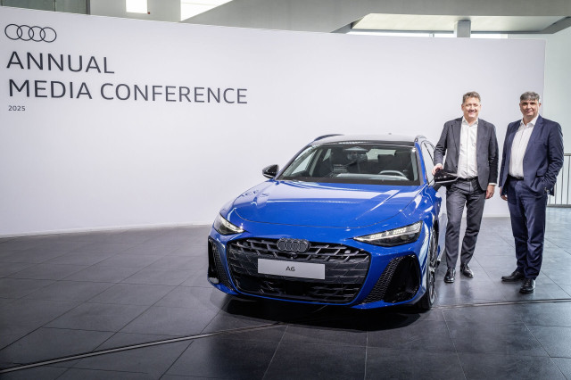 El director general de Audi Gernot Döllner y el director financiero Jürgen Rittersberger en la Conferencia Anual de Prensa de Audi.