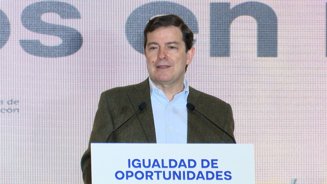 El presidente de la Junta, Alfonso Fernández Mañueco, durante el acto institucional con motivo del Día Internacional de la Mujer
