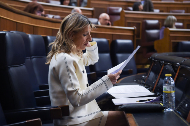 La vicepresidenta segunda y ministra de Trabajo, Yolanda Díaz,  durante una sesión plenaria en el Congreso de los Diputados, a 13 de marzo de 2025, en Madrid (España).