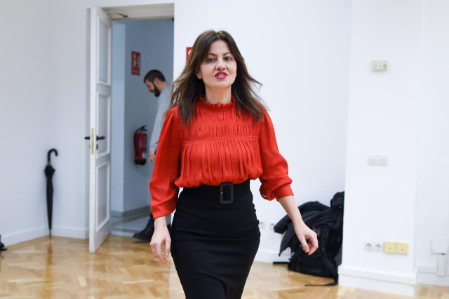 La ministra de Juventud e Infancia, Sira Rego, a su llegada para atender a los medios en la sede del Ministerio de Juventud e Infancia, a 18 de marzo de 2025, en Madrid (España).
