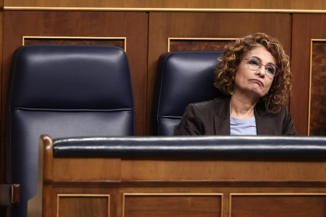 La vicepresidenta primera y ministra de Hacienda, María Jesús Montero, durante una sesión de control al Gobierno, en el Congreso de los Diputados, a 19 de marzo de 2025, en Madrid (España).