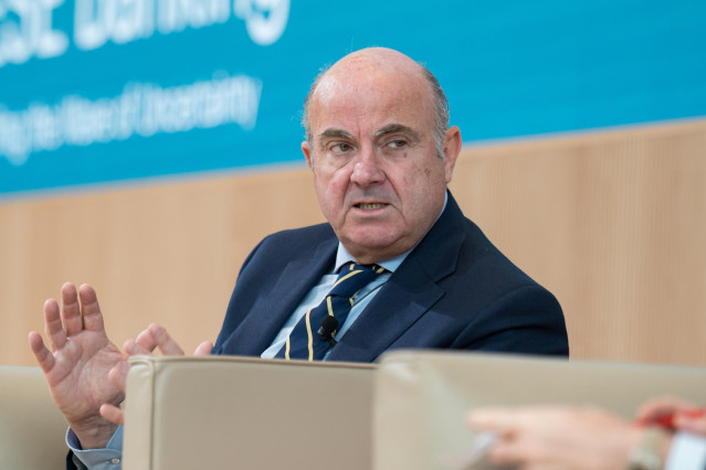 Archivo - El vicepresidente del Banco Central Europeo, Luis de Guindos, interviene durante la segunda jornada de la 19º edición del IESE Banking Industry Meeting, a 17 de mayo de 2024, en Madrid (España).