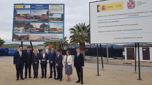 Visita a los terrenos donde se ubicará en Jaén el centro de SAPA Placencia, junto al Cetedex.