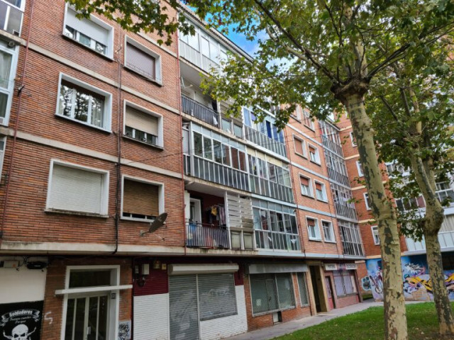 Archivo - Edificio del barrio de Zaramaga de Vitoria-Gasteiz