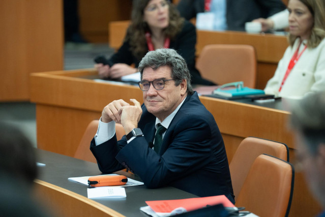 El gobernador del Banco de España, José Luis Escrivá, durante la Conferencia sobre IA en finanzas, en IESE Business School, a 21 de marzo de 2025, en Barcelona, Catalunya (España).