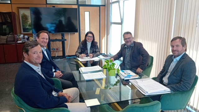 Reunión de la delegada de Industria, Energía y Minas, Lucía Nules con miembros de la empresa Materias Primas Secundarias SA (Maprise).