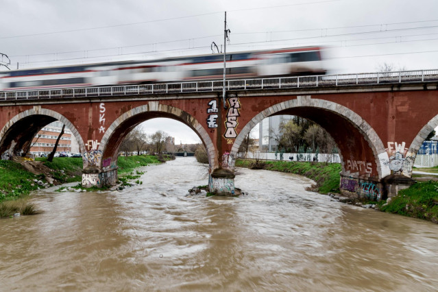 El río Manzanares a su paso por el puente de los Franceses, a 21 de marzo de 2025