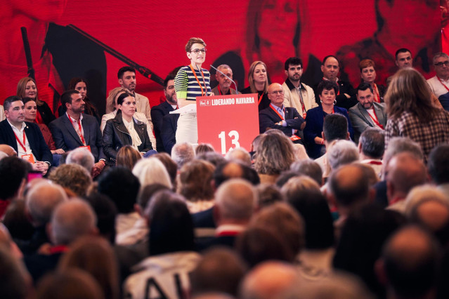 La secretaria general del PSN y presidenta del Gobierno de Navarra, María Chivite, interviene durante el 13º Congreso del PSN.