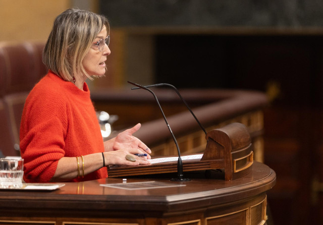 Archivo - La diputada del PNV Idoia Sagastizabal interviene durante una sesión plenaria en el Congreso de los Diputados, a 12 de febrero de 2025, en Madrid (España).