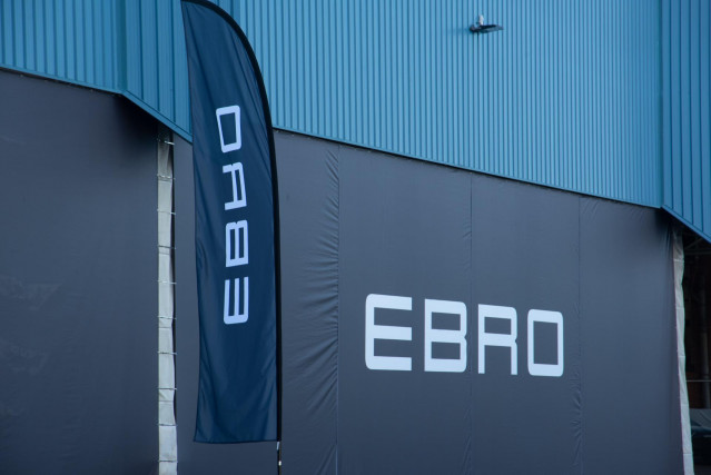 Archivo - Fachada de la planta de producción de Ebro de la Zona Franca, en Ebro Factory.