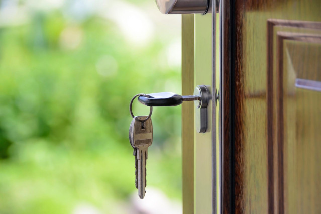 Archivo - Venta de vivienda.
