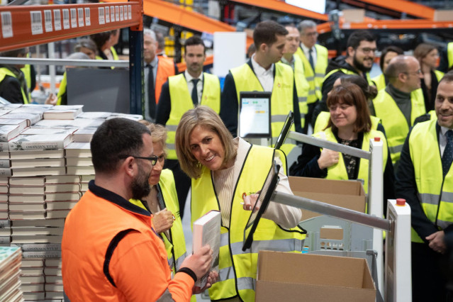 La CEO de España, Portugal y América Latina de Penguin Random House Grupo Editorial, Núria Cabutí, visita el nuevo centro de distribución de Penguin Random House, el día de su inauguración, a 24 de marzo de 2025, en Cerdanyola del Vallès