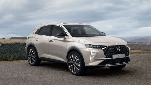 Archivo - DS Automobiles introduce en el mercado SUV premium el nuevo DS 7 híbrido enchufable desde 45.719 euros.