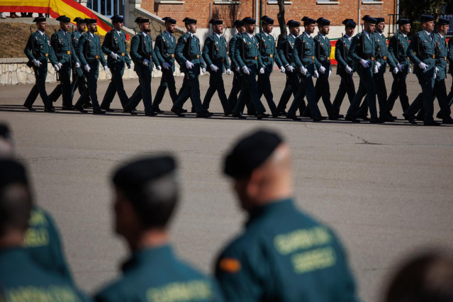 Archivo - Una fila de guardias civiles durante la celebración del 50 aniversario del Servicio de Desactivación de Explosivos y Defensa NRBQ de la Guardia Civil