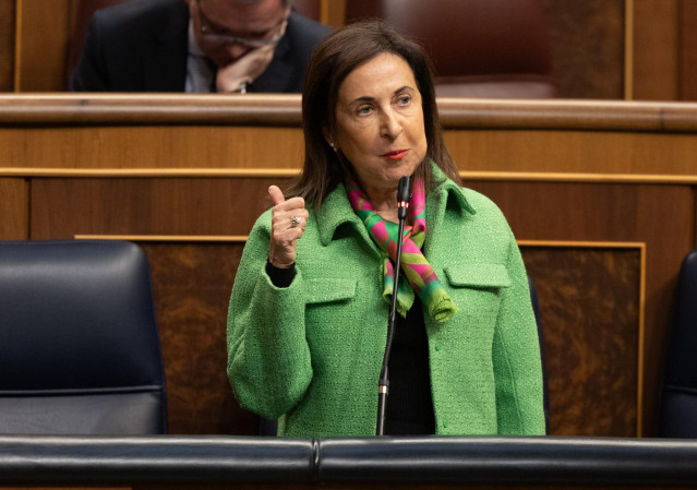 Archivo - La ministra de Defensa, Margarita Robles, interviene durante una sesión de control al Gobierno, en el Congreso de los Diputados, en una imagen de archivo.