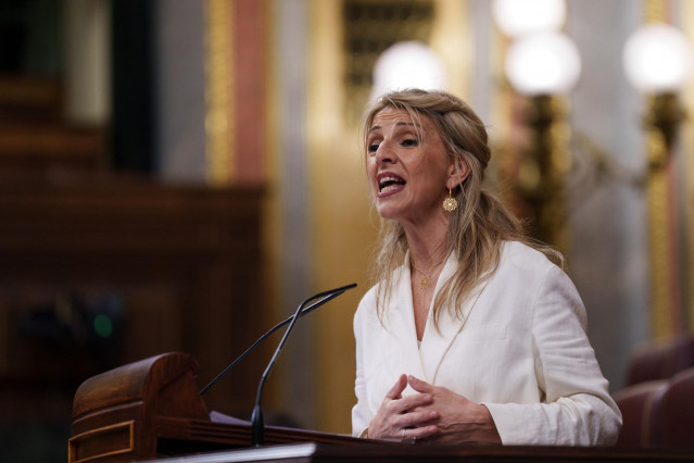 La vicepresidenta segunda y ministra de Trabajo y Economía Social, Yolanda Díaz, interviene durante una sesión de control al Gobierno, a 26 de marzo de 2025, en Madrid (España).
