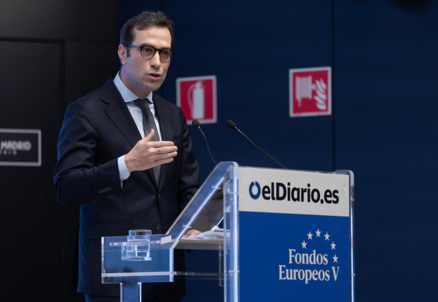 El ministro de Economía, Comercio y Empresa, Carlos Cuerpo, interviene durante la primera jornada de la V edición del foro ‘Fondos Europeos’ de elDiario.es