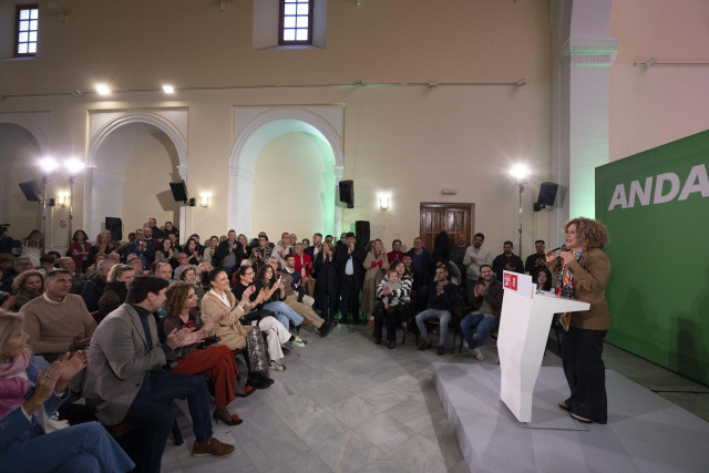 Archivo - La secretaria general del PSOE de Huelva, María Eugenia Limón, interviene en un acto ante la secretaria general del PSOE-A, María Jesús Montero. (Foto de archivo).