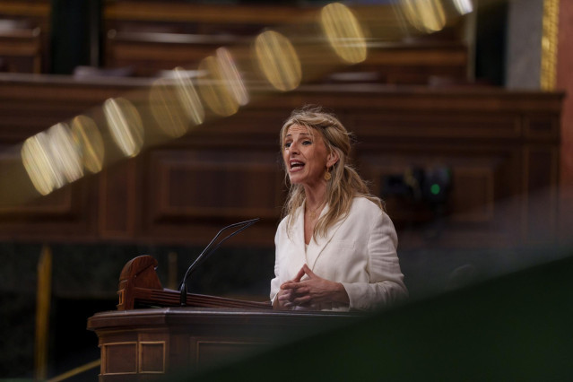 La vicepresidenta segunda y ministra de Trabajo y Economía Social, Yolanda Díaz, interviene durante una sesión de control al Gobierno, a 26 de marzo de 2025, en Madrid (España).