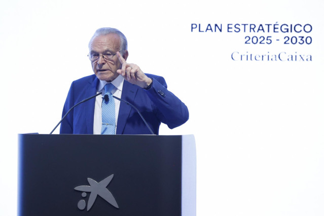 Archivo - El presidente de CriteriaCaixa, Isidro Fainé, interviene durante la presentación del nuevo Plan Estratégico 2025-2030 de CriteriaCaixa, a 17 de junio de 2024, en Barcelona, Catalunya (España).