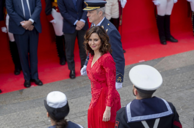 Archivo - La presidenta de la Comunidad de Madrid, Isabel Díaz Ayuso, a su llegada al acto cívico militar con motivo del Día de la Comunidad de Madrid en la Puerta del Sol